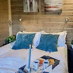 Dom wakacyjny Modern Hand-crafted Log *