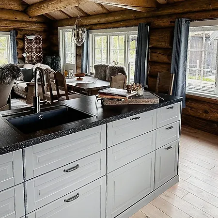 Modern Hand-crafted Log Dovreskogen