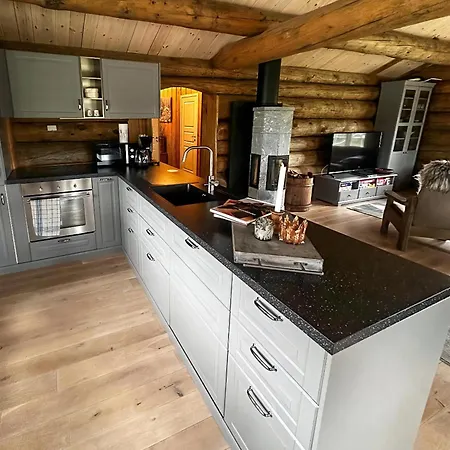 Nyaraló Modern Hand-crafted Log